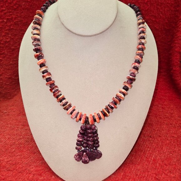 Natural Spiny Oyster Shell with Traditional Jocla Necklace - Picture 3 of 4